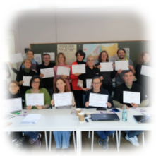 Participanții la curs cu certificatele primite